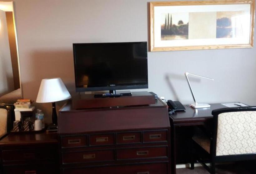 هتل Canway Inn & Suites