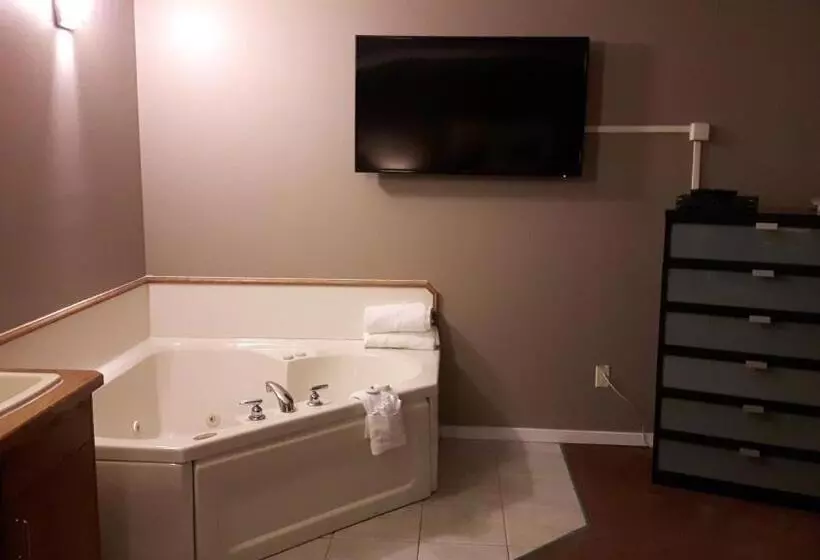 Отель Canway Inn & Suites