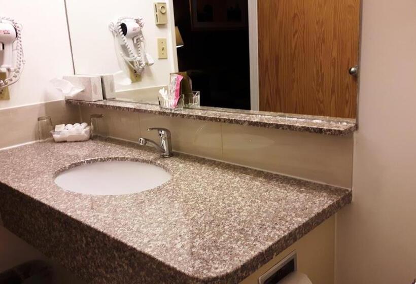 هتل Canway Inn & Suites