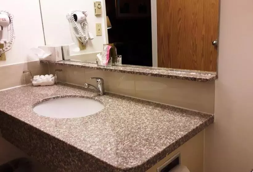 Отель Canway Inn & Suites