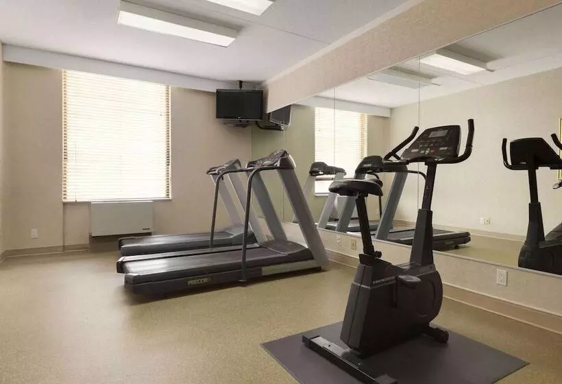 酒店 Days Inn By Wyndham Ottawa West