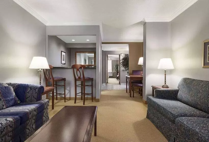 酒店 Days Inn By Wyndham Ottawa West