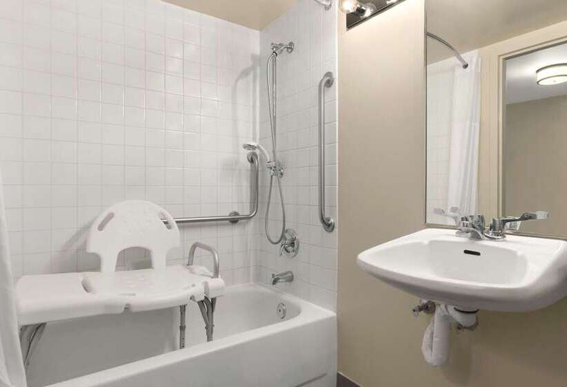 בית מלון כפרי Days Inn By Wyndham Stephenville