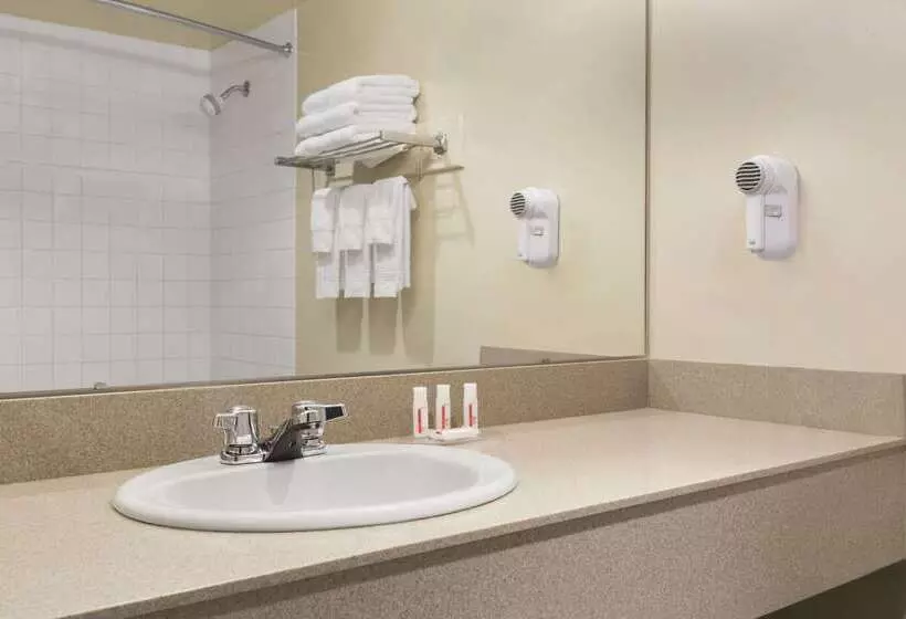 Отель Days Inn By Wyndham Stephenville