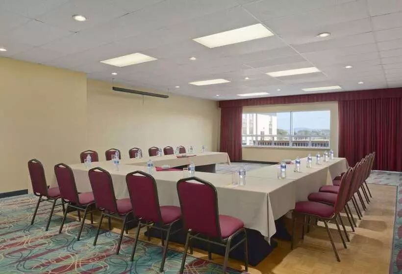 Отель Days Inn By Wyndham Stephenville