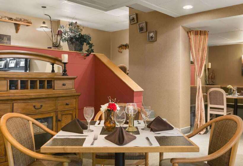 בית מלון כפרי Days Inn By Wyndham Stephenville