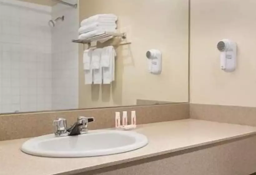 Отель Days Inn By Wyndham Stephenville