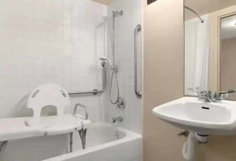 Отель Days Inn By Wyndham Stephenville