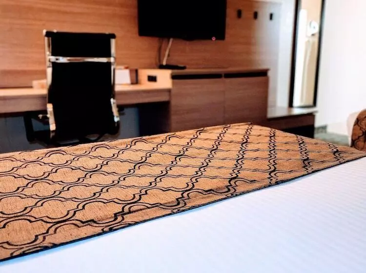 Отель Gold Circle Inn