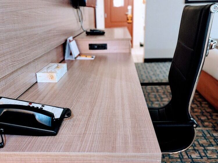 هتل Gold Circle Inn