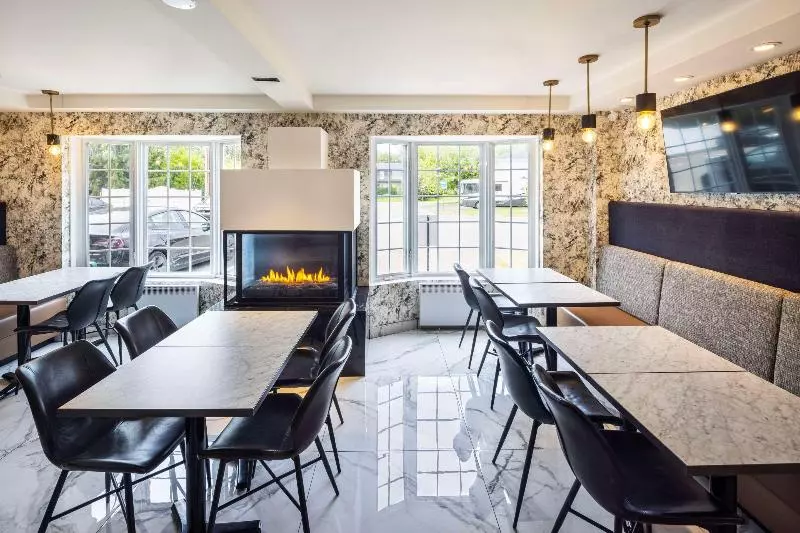 Les Suites De Laviolette Ascend Hotel Collection