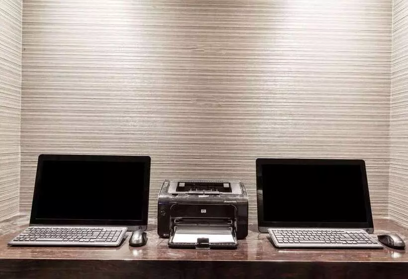 酒店 Ramada By Wyndham Ottawa On The Rideau