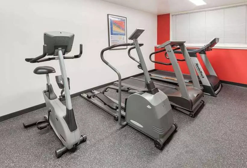 בית מלון כפרי Ramada By Wyndham Sherwood Park