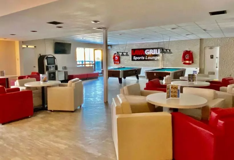 ホテル Ramada By Wyndham Whitecourt