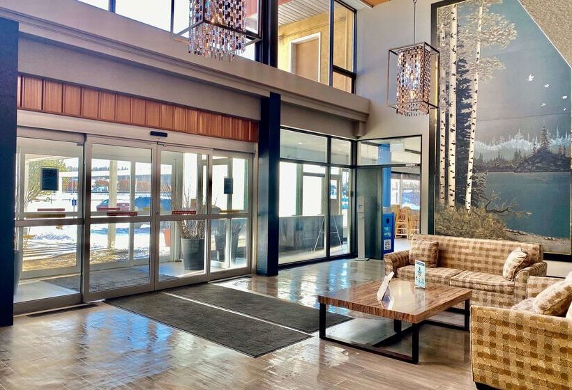 فندق Ramada By Wyndham Whitecourt