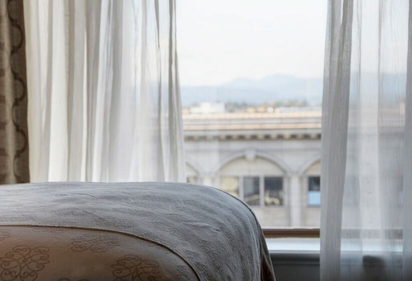 The Magnolia Hotel & Spa