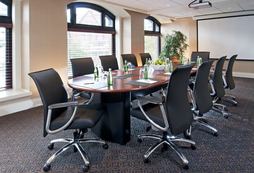 The Magnolia Hotel & Spa