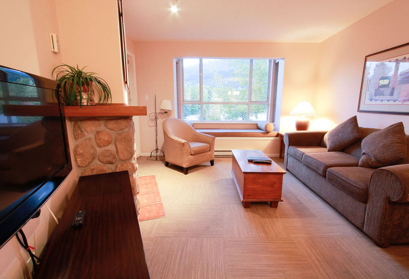 בית מלון כפרי Town Plaza Suites By Golden Dreams