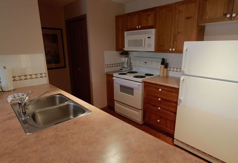 בית מלון כפרי Town Plaza Suites By Golden Dreams