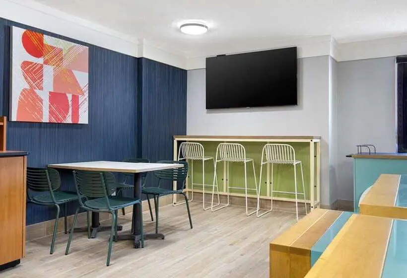 ホテル Brockville Inn And Suites