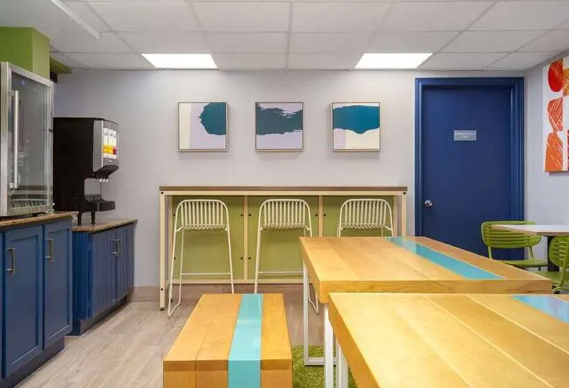 ホテル Brockville Inn And Suites