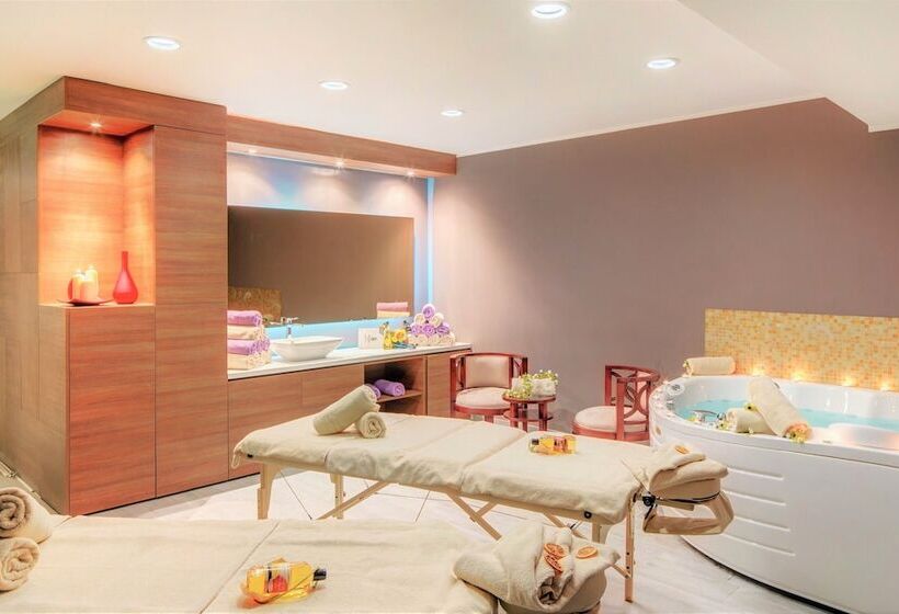 בית מלון כפרי Royal Neptun