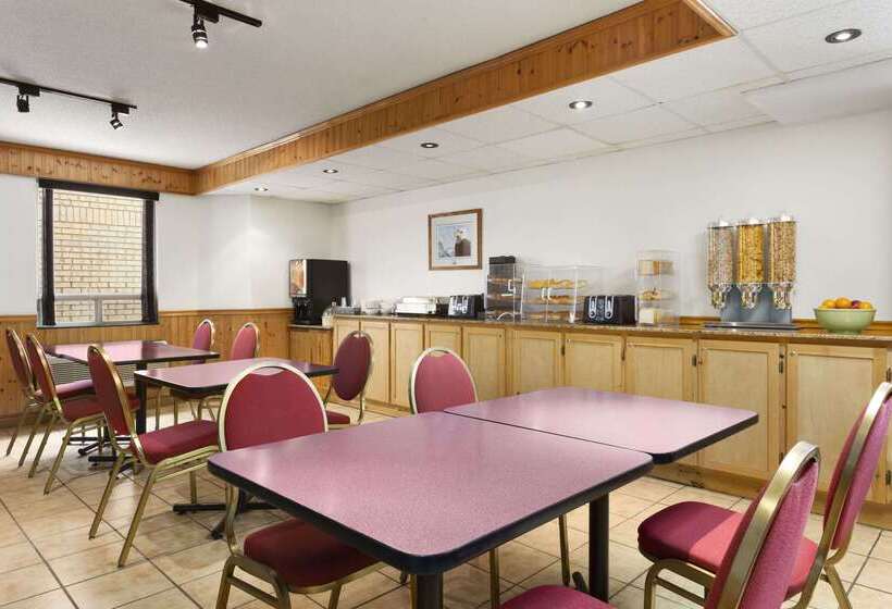 Отель Brockville Inn And Suites