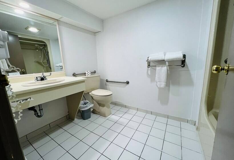 Отель Brockville Inn And Suites