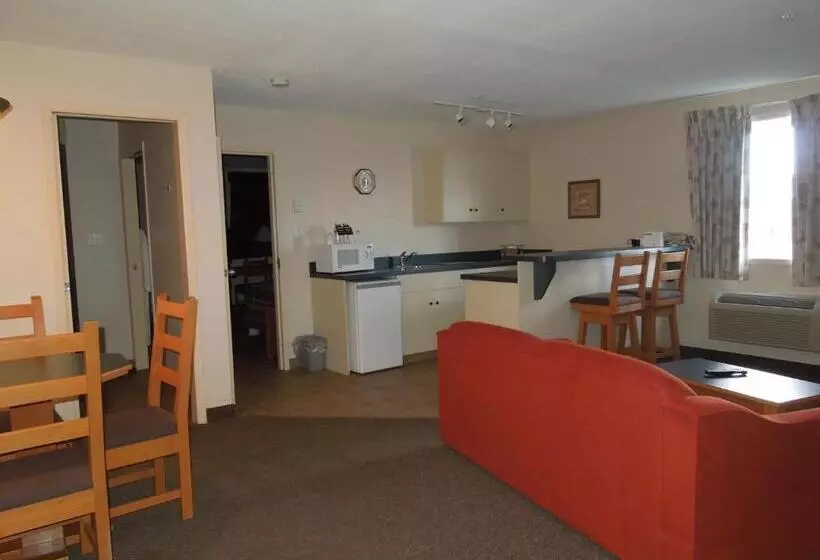 호텔 Walking Eagle Inn & Lodge