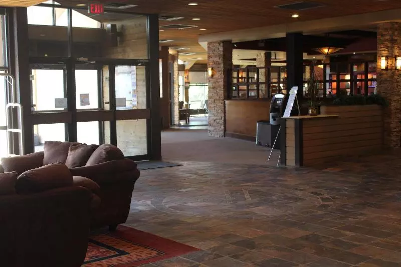 호텔 Walking Eagle Inn & Lodge