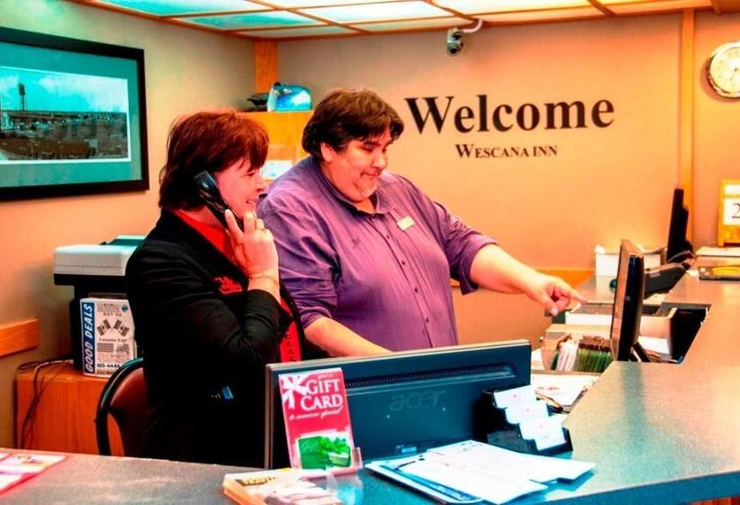 فندق Wescana Inn