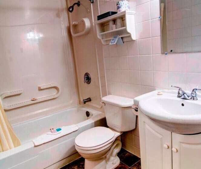 فندق Wescana Inn