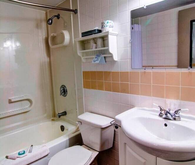 فندق Wescana Inn