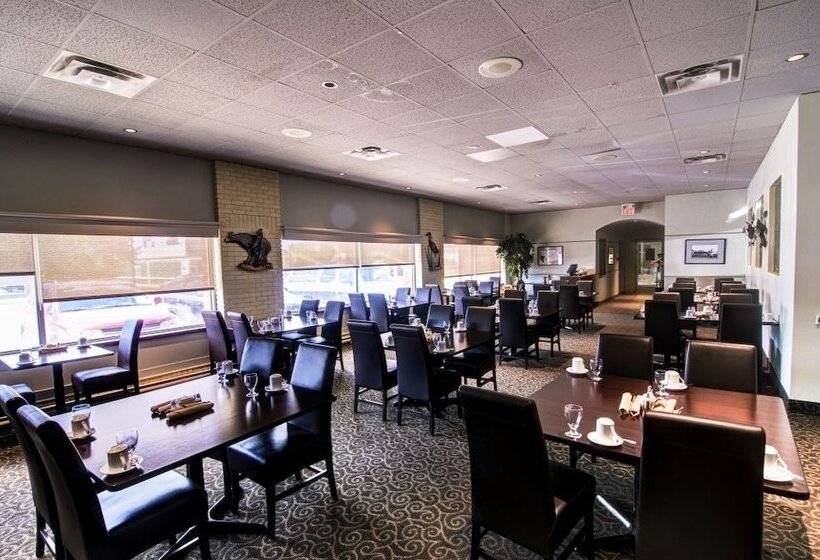 فندق Wescana Inn