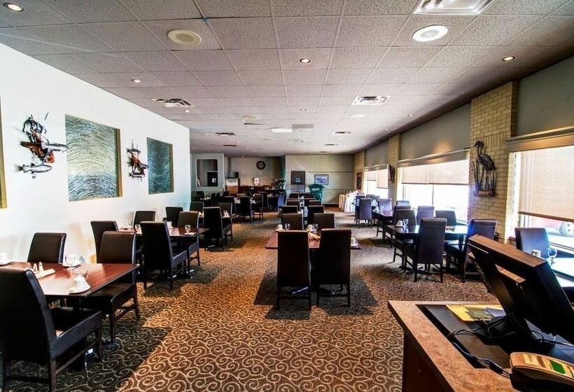 فندق Wescana Inn