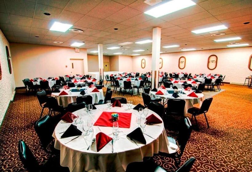 فندق Wescana Inn