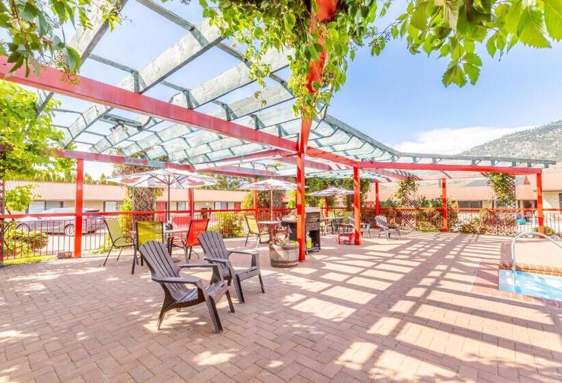 בית מלון כפרי Westridge Motor Inn