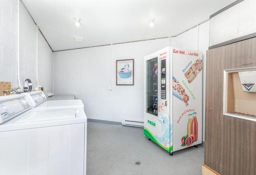 בית מלון כפרי Westridge Motor Inn