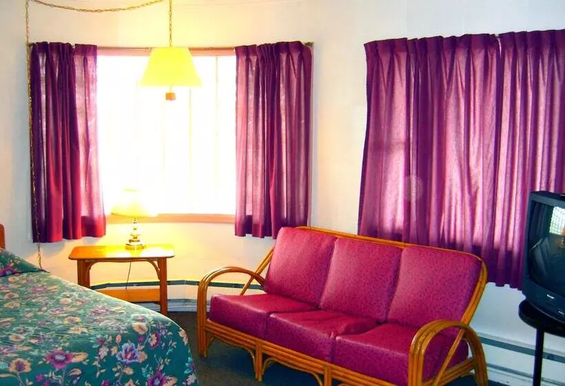 Stiles Motel Hill View