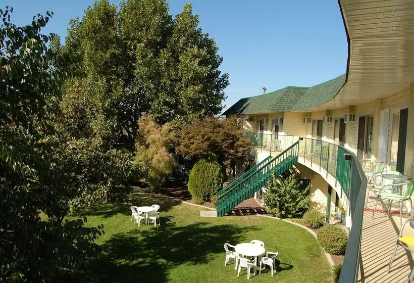 Summerland Motel