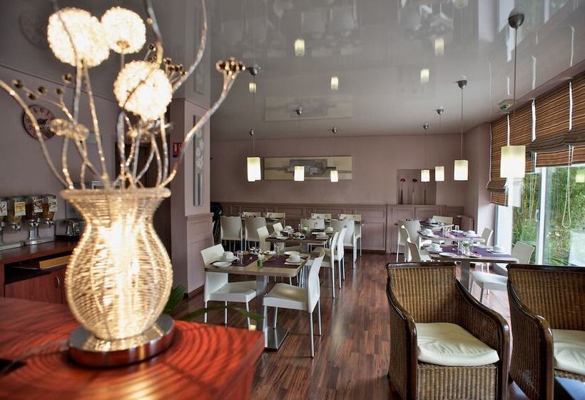 Brit Hotel Le Surcouf