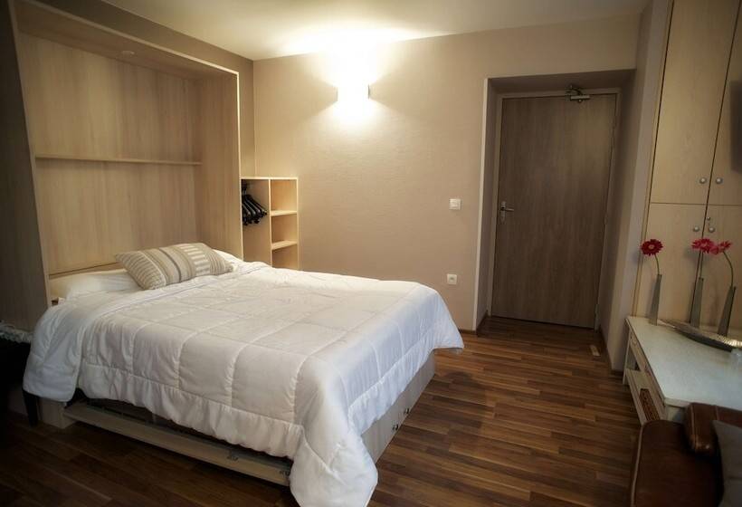 Brit Hotel Le Surcouf