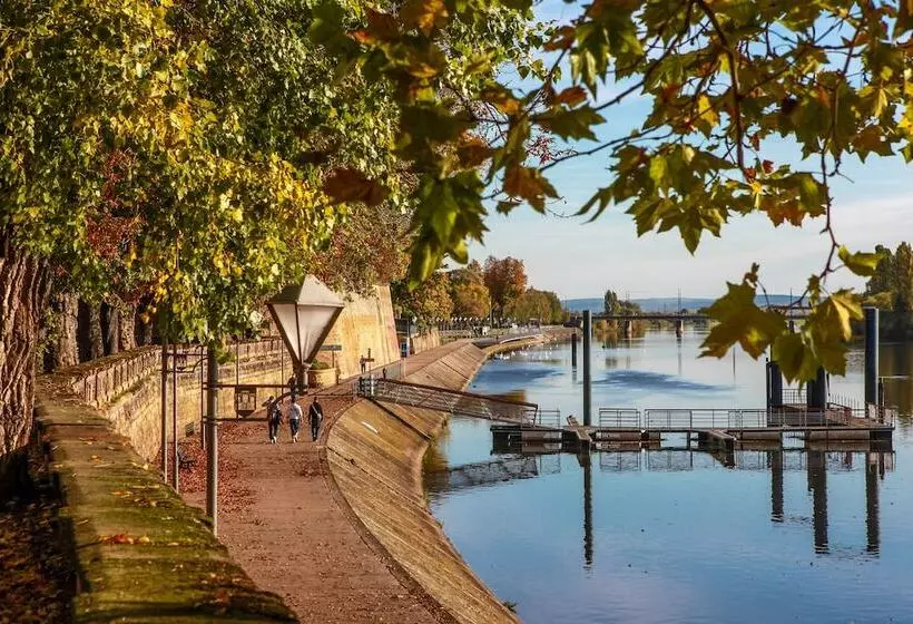 Отель Mercure Thionville Centre Porte Du Luxembourg