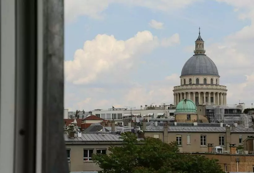 ホテル Andre Latin