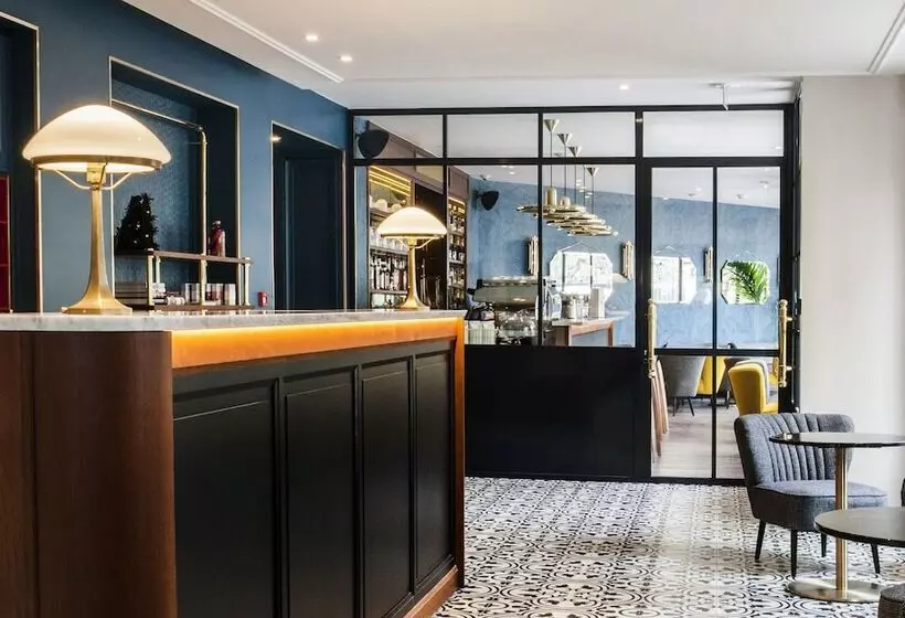 ホテル Andre Latin