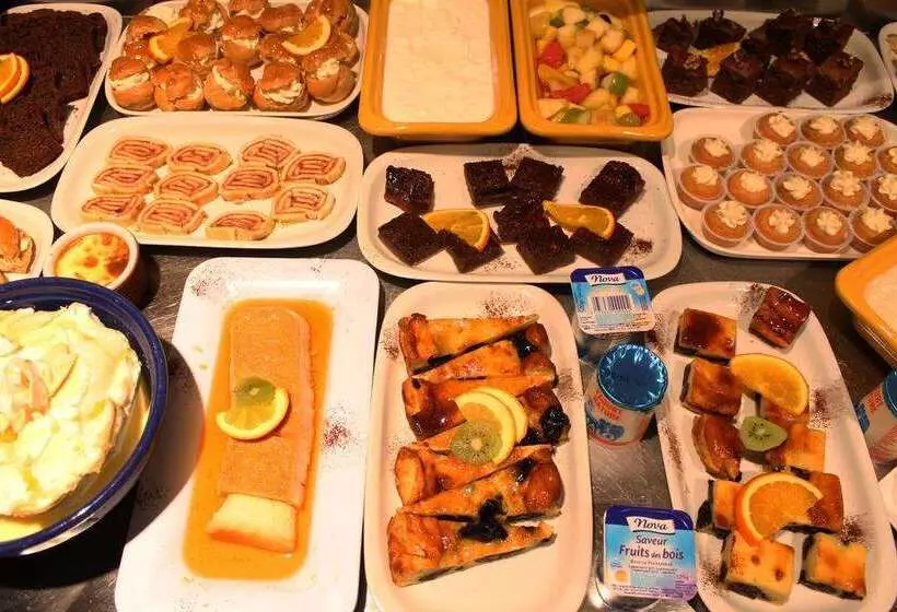 Brit Hotel Les Evens