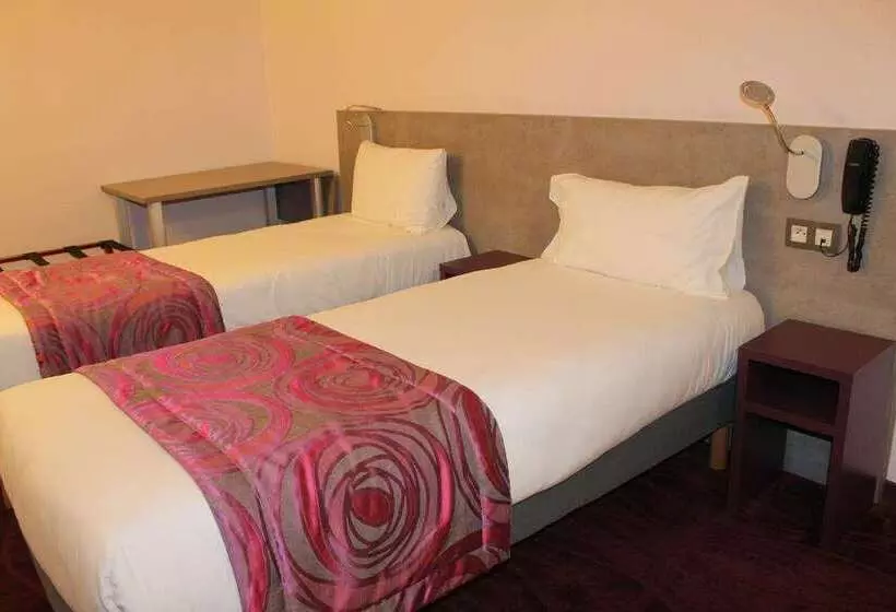 Brit Hotel Les Evens