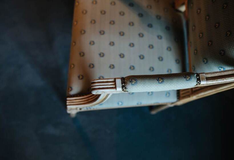 هتل Château De Marçay