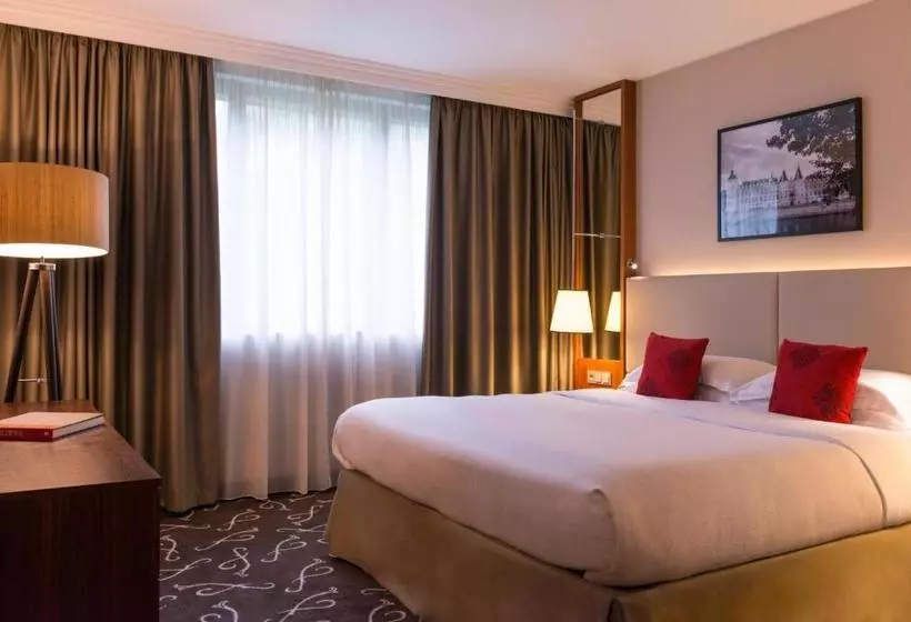 Отель Crowne Plaza Paris  Neuilly, An Ihg