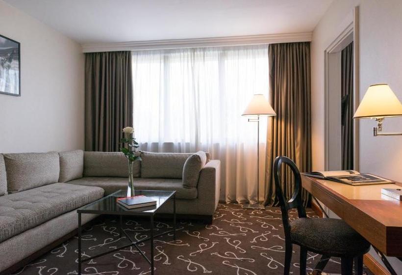 هتل Crowne Plaza Paris Neuilly, An Ihg